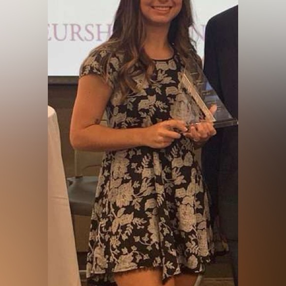 UO Silence + Noice Babydoll Skater Handkerchief Raw Hem Swing Mini Dress - Picture 4 of 8